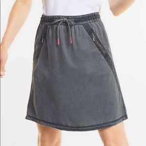 Chic Cecil Skirt 🌟 Pink Accents